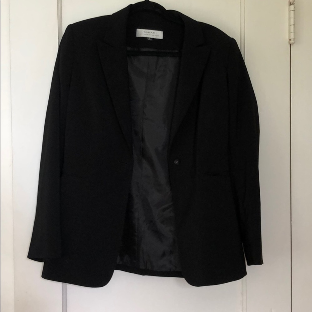Tahari Arthur Levine blazer jacket